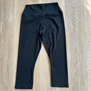 Nike Black Cropped Training Leggings (NWT)